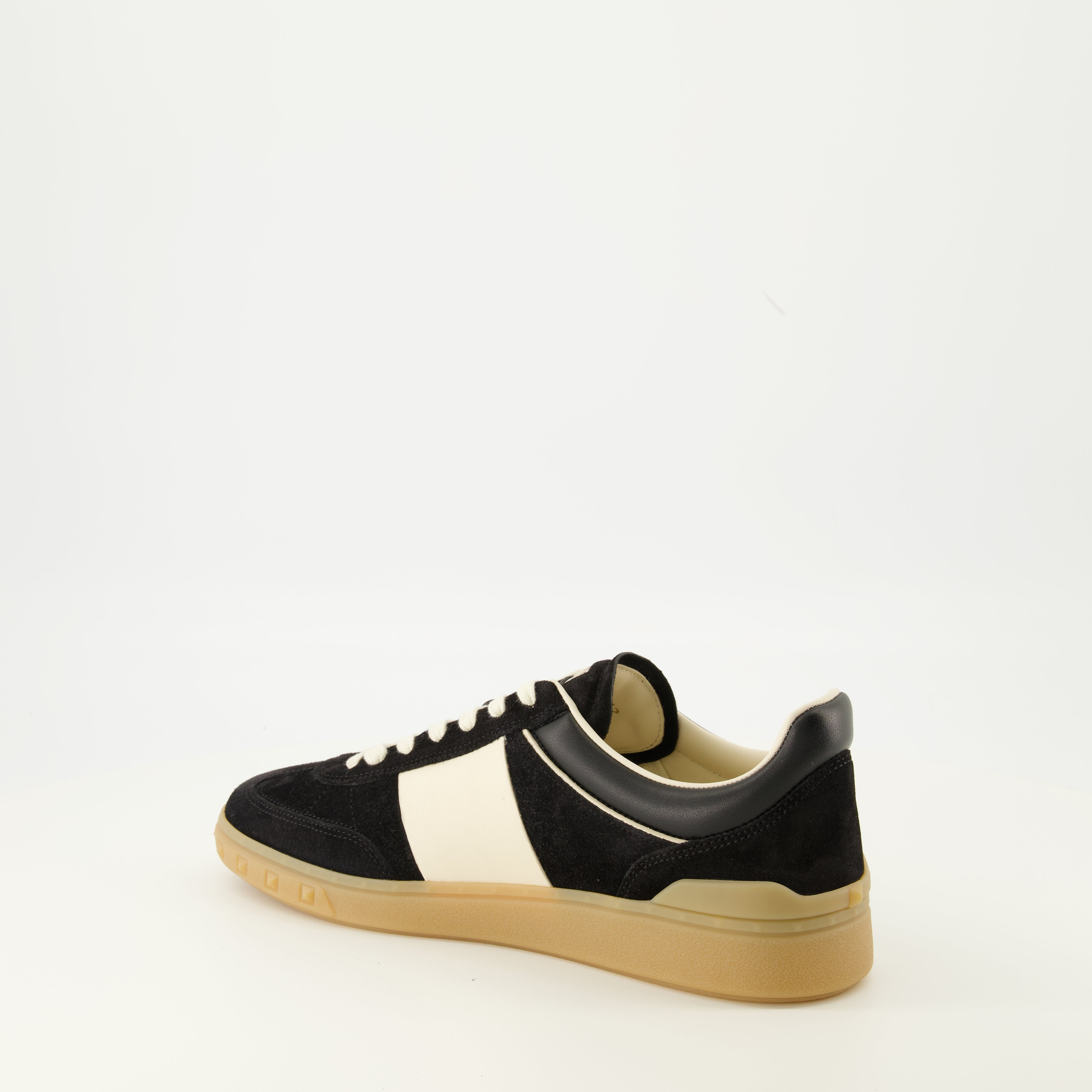 UpVillage Sneakers