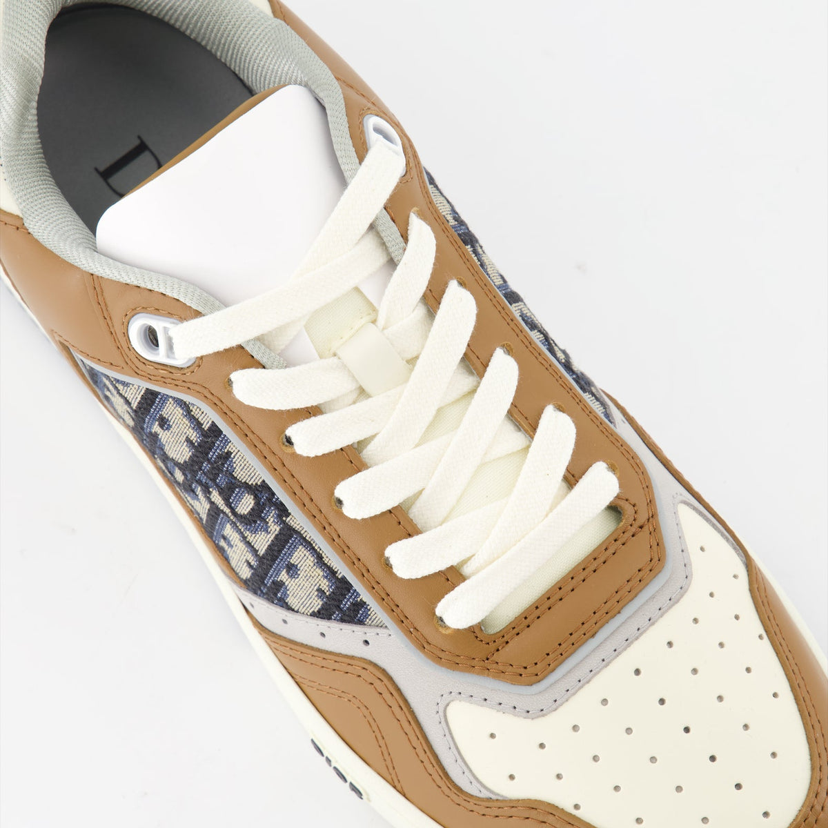 B27 Sneakers