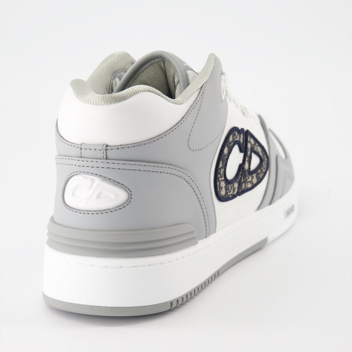 B57 Sneakers