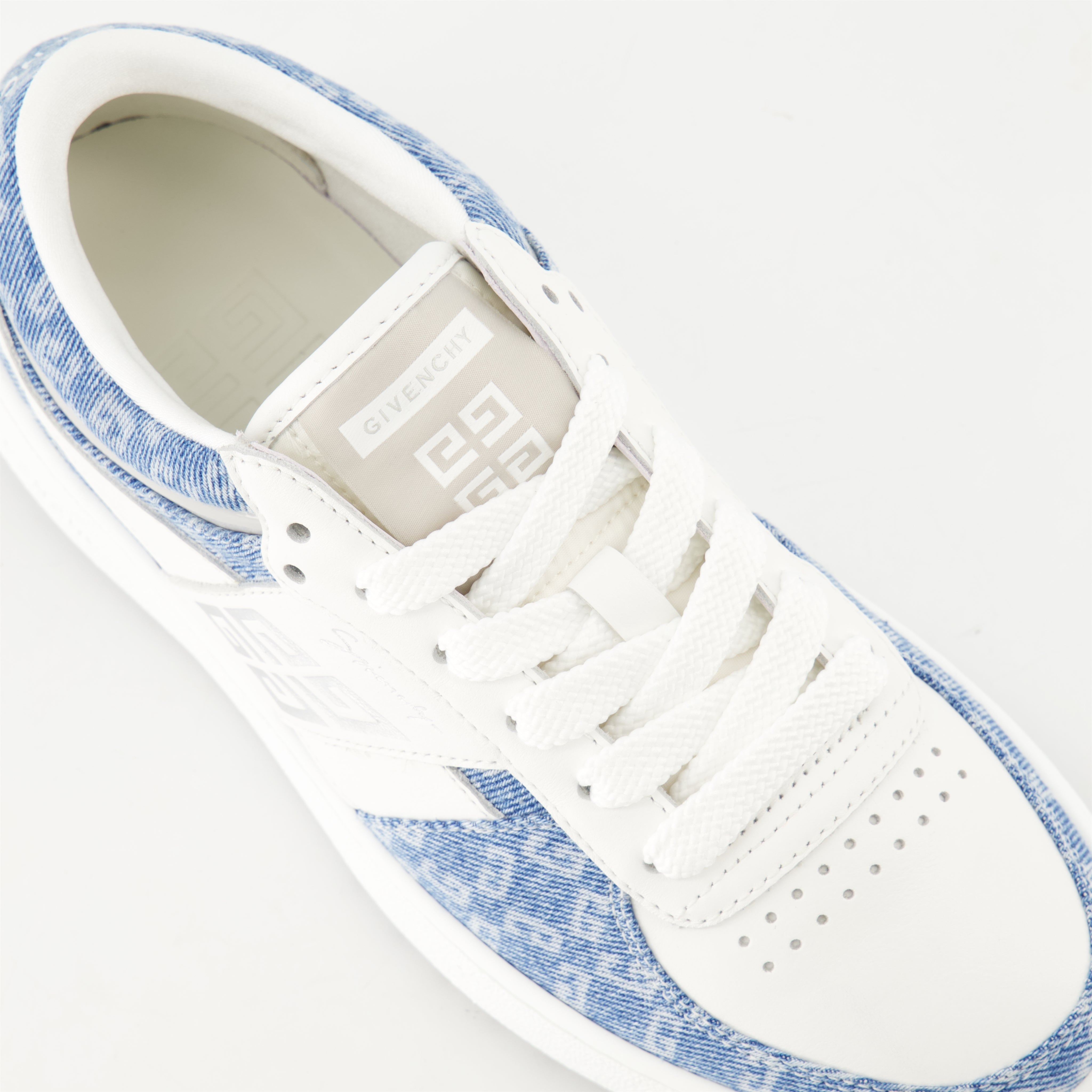 G Move Sneakers