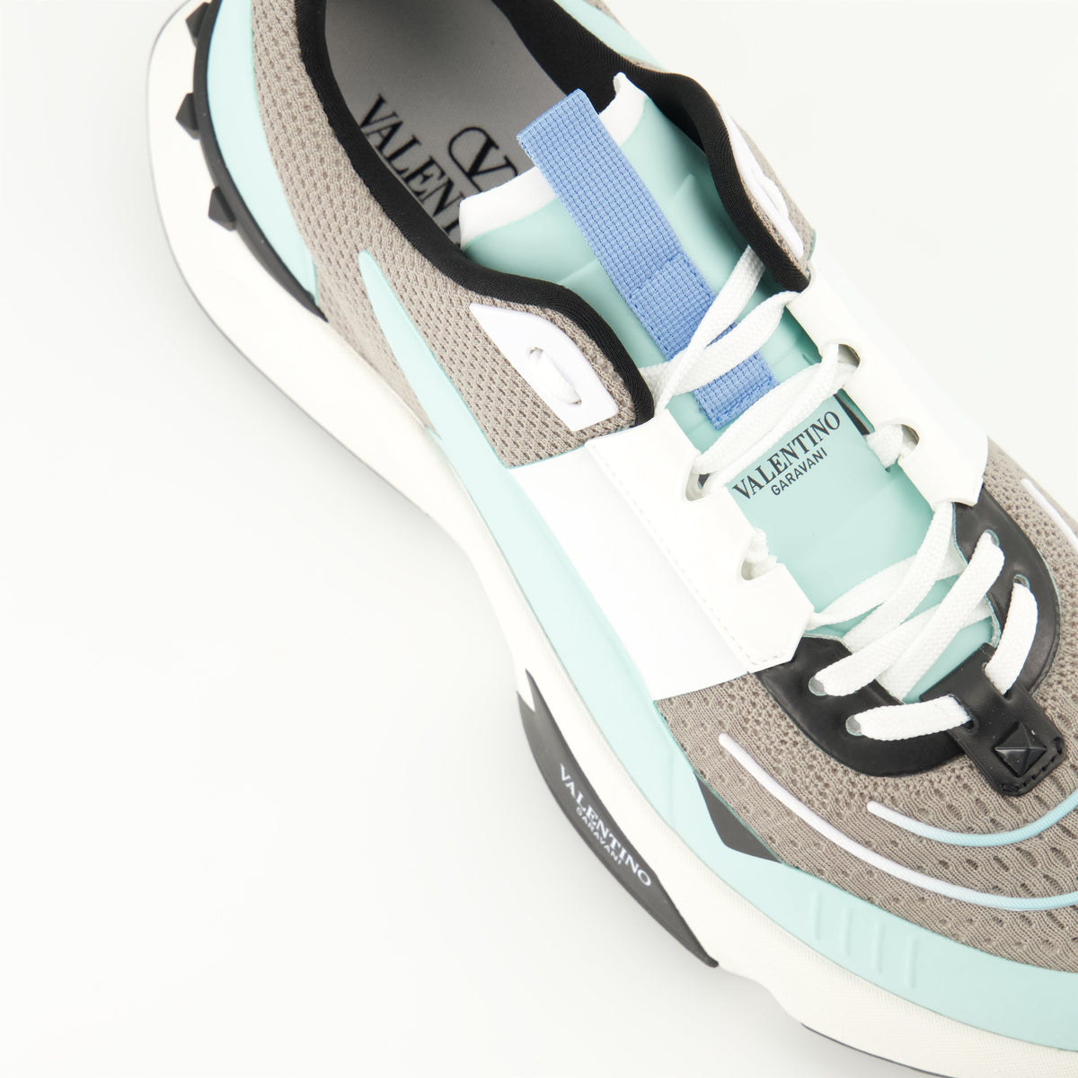 True Act Sneakers