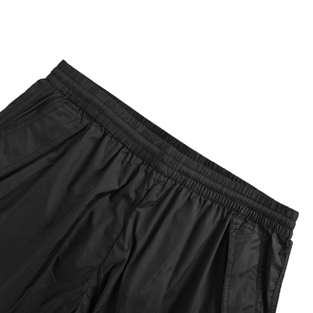 Enamel Triangle Logo Nylon Shorts | Black
