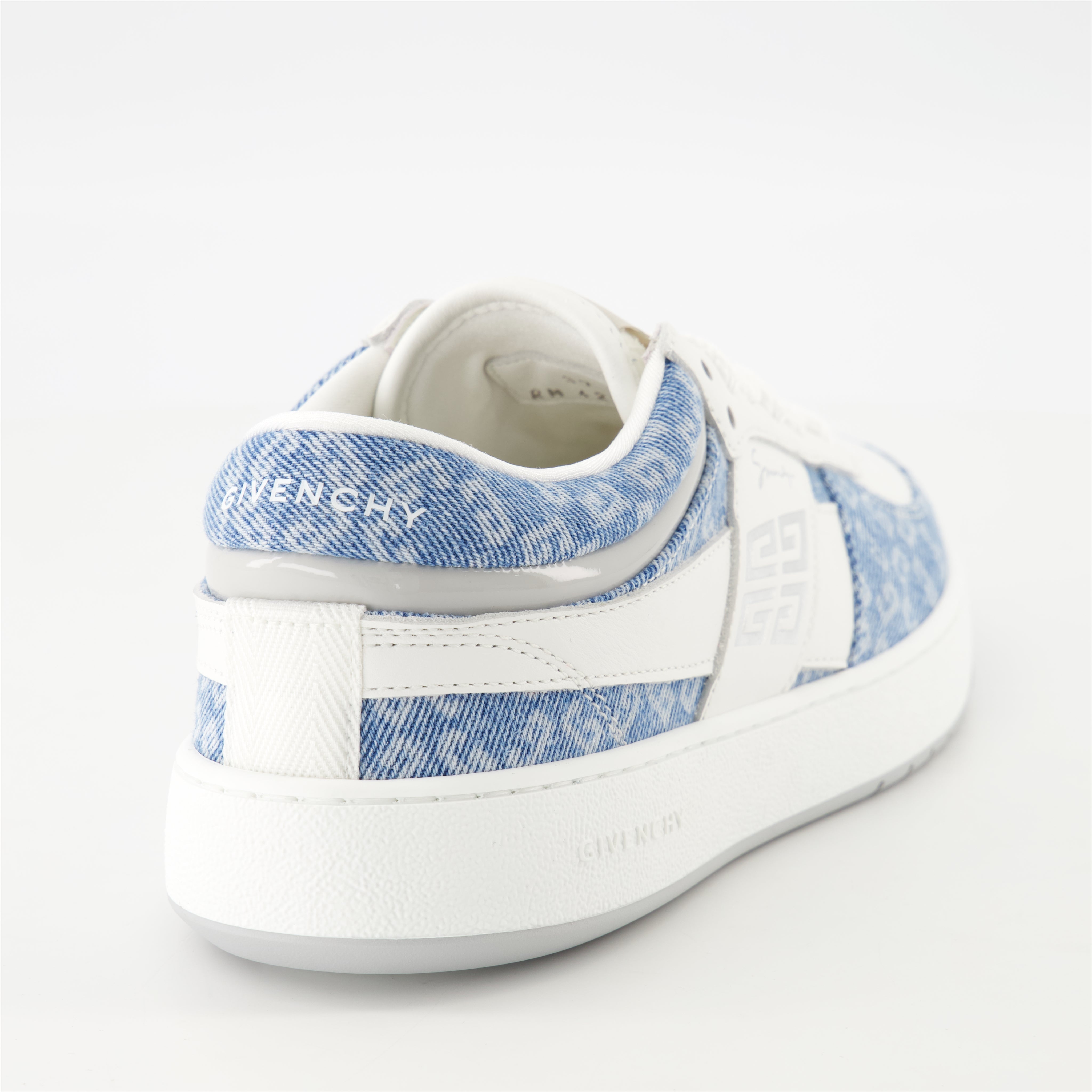 G Move Sneakers