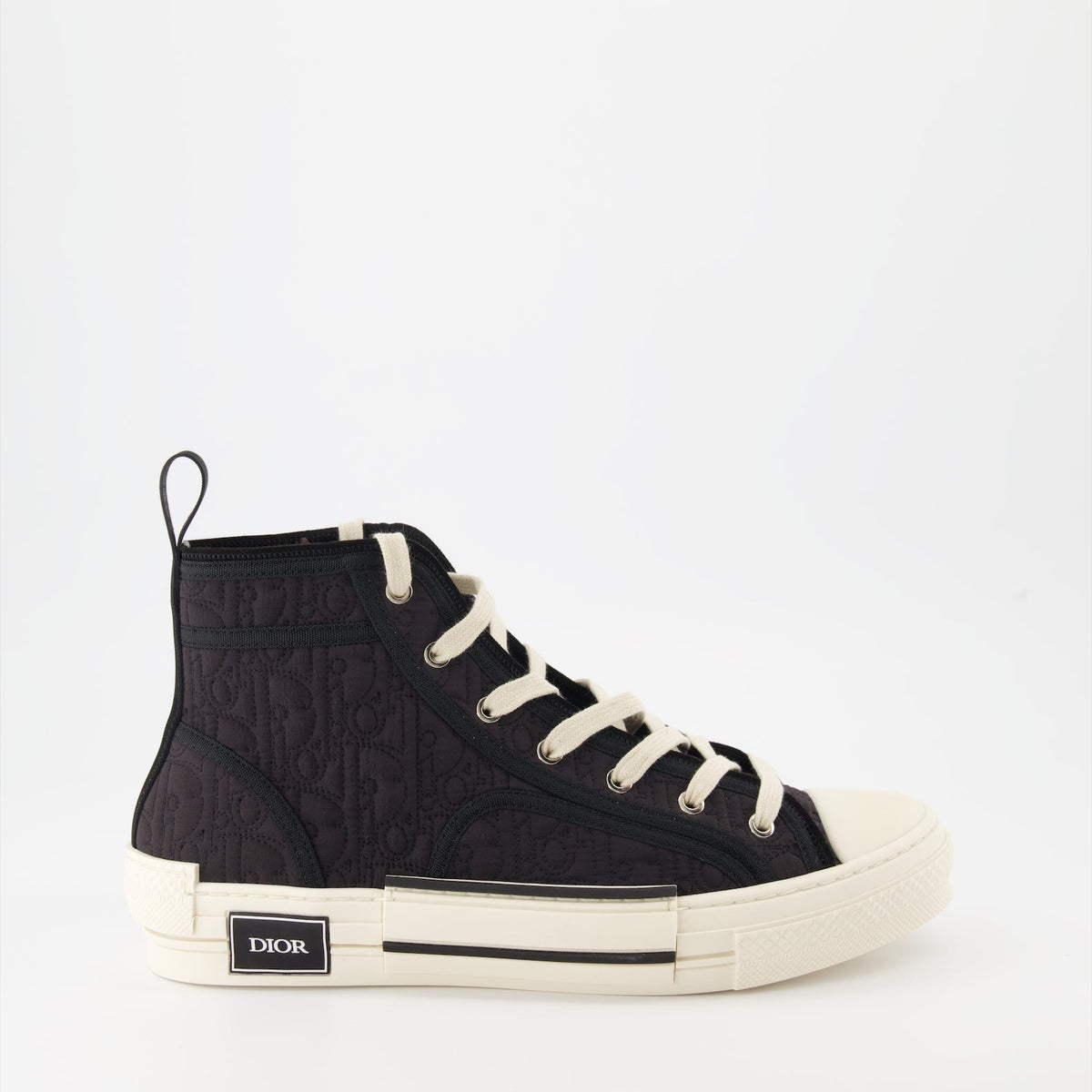 B23 sneakers