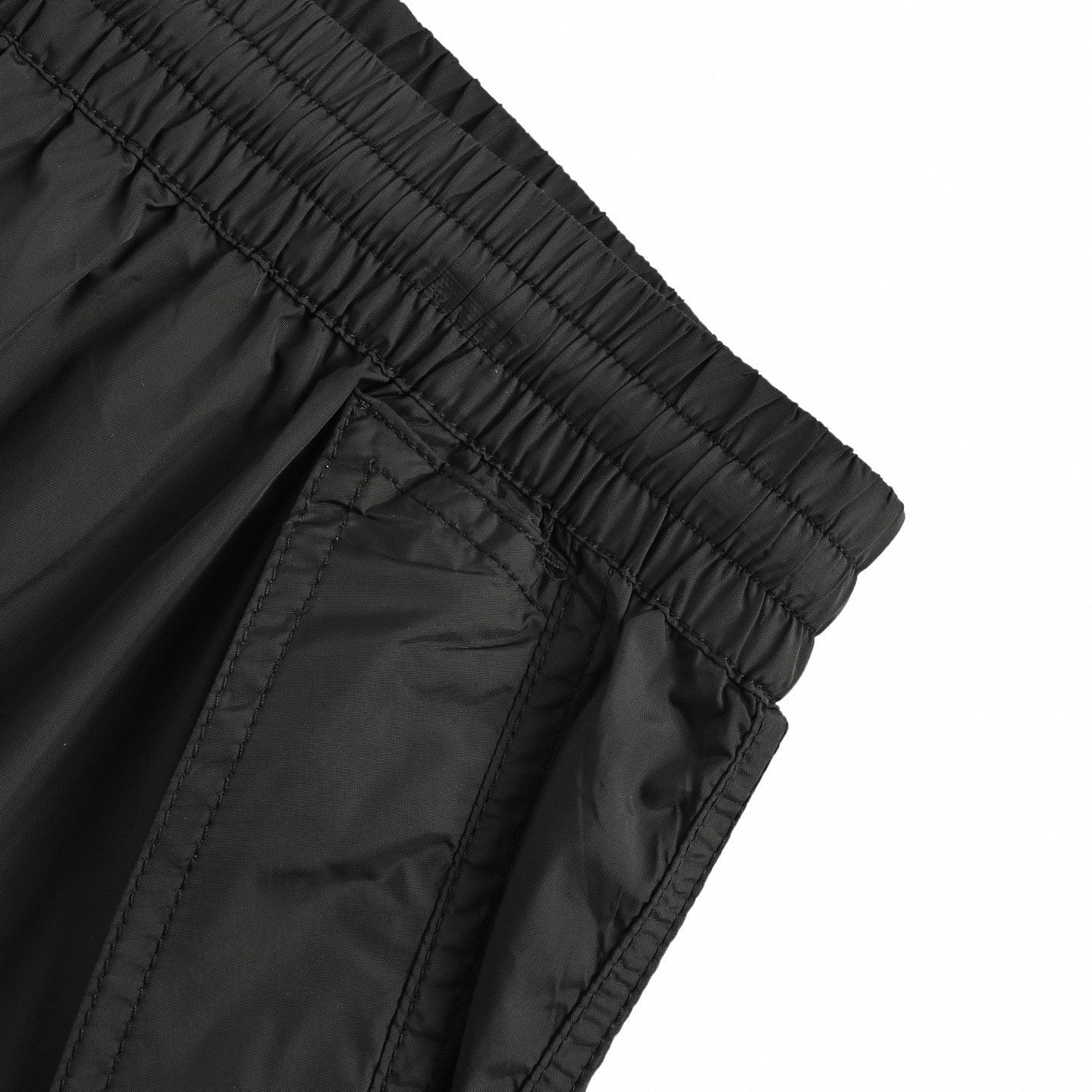 Enamel Triangle Logo Nylon Shorts | Black
