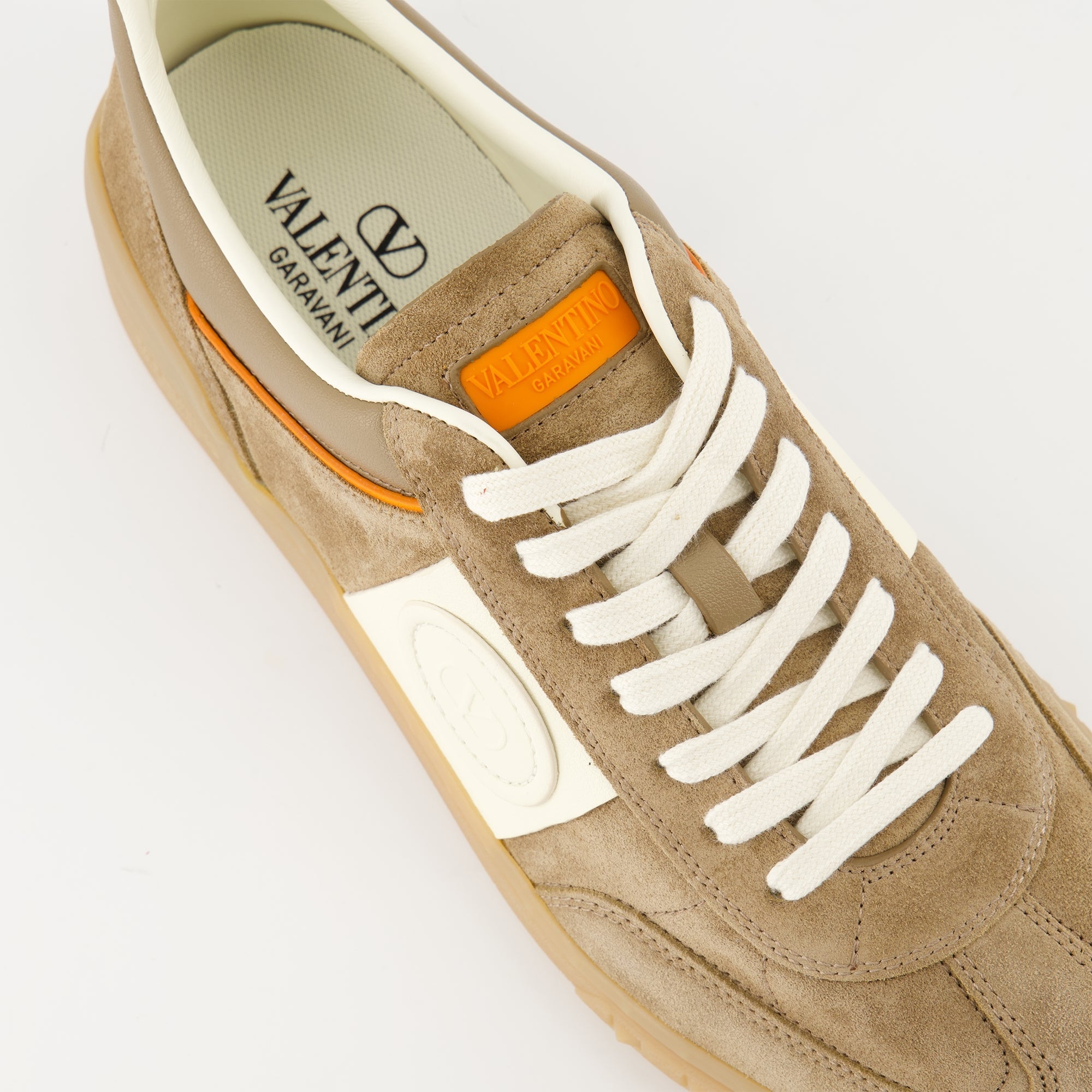 UpVillage Sneakers