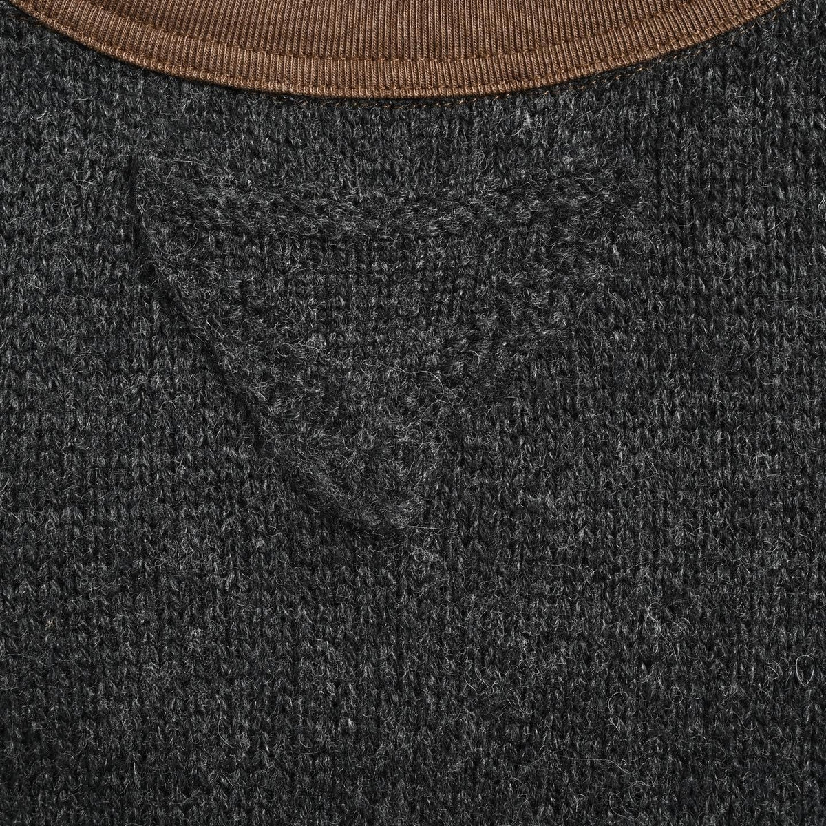 Contrast-Trim Knit T-Shirt | Charcoal Grey
