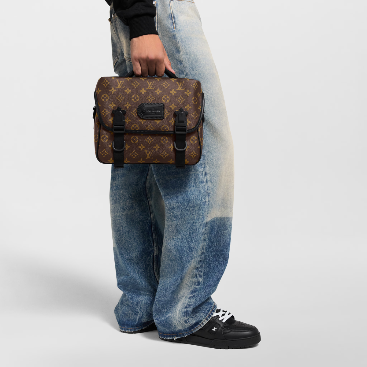 LV Trail Messenger | Black & Brown