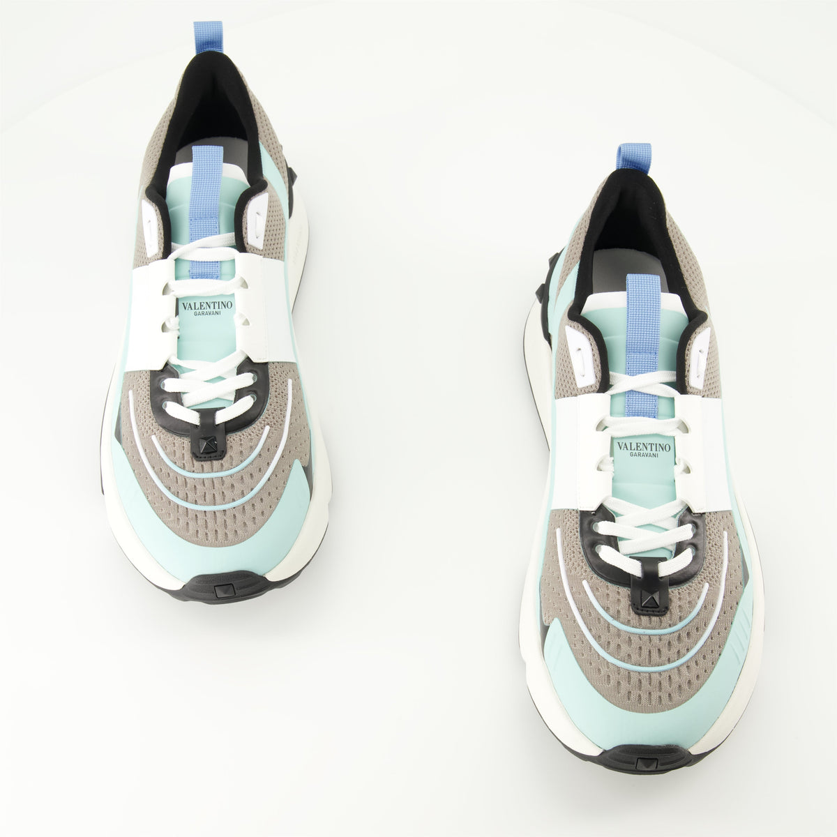 True Act Sneakers