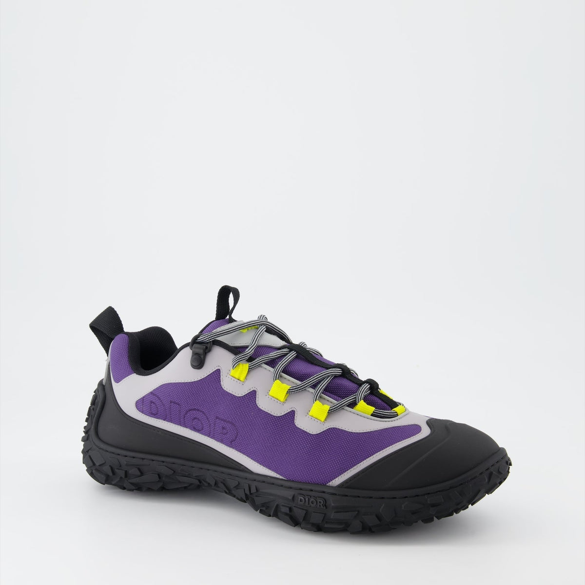 B28 sneakers