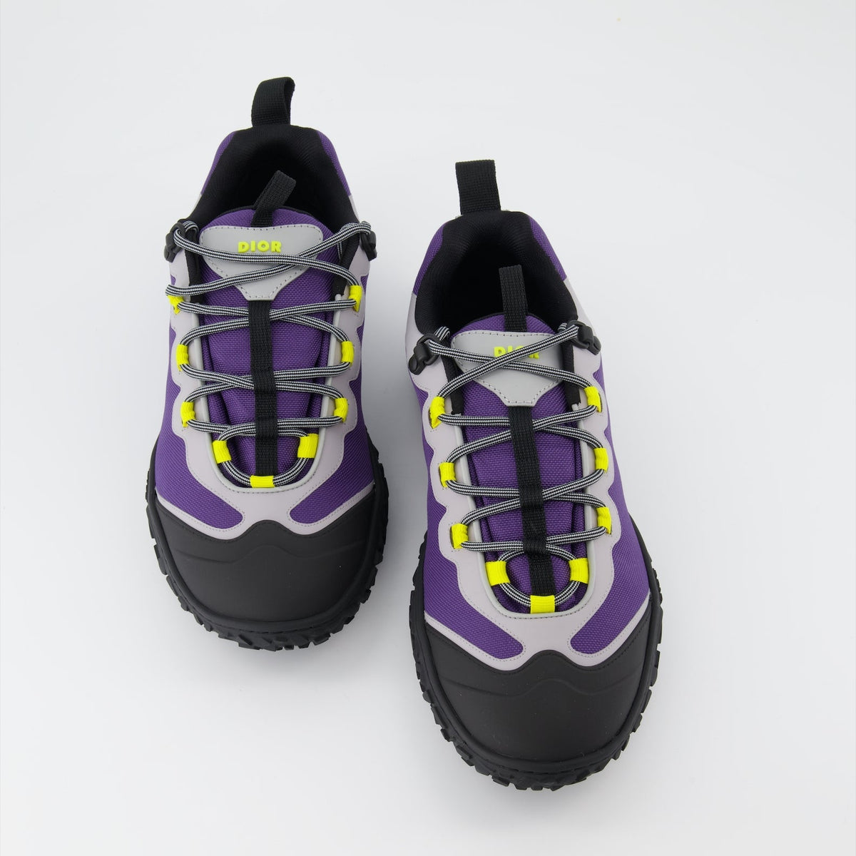 B28 sneakers