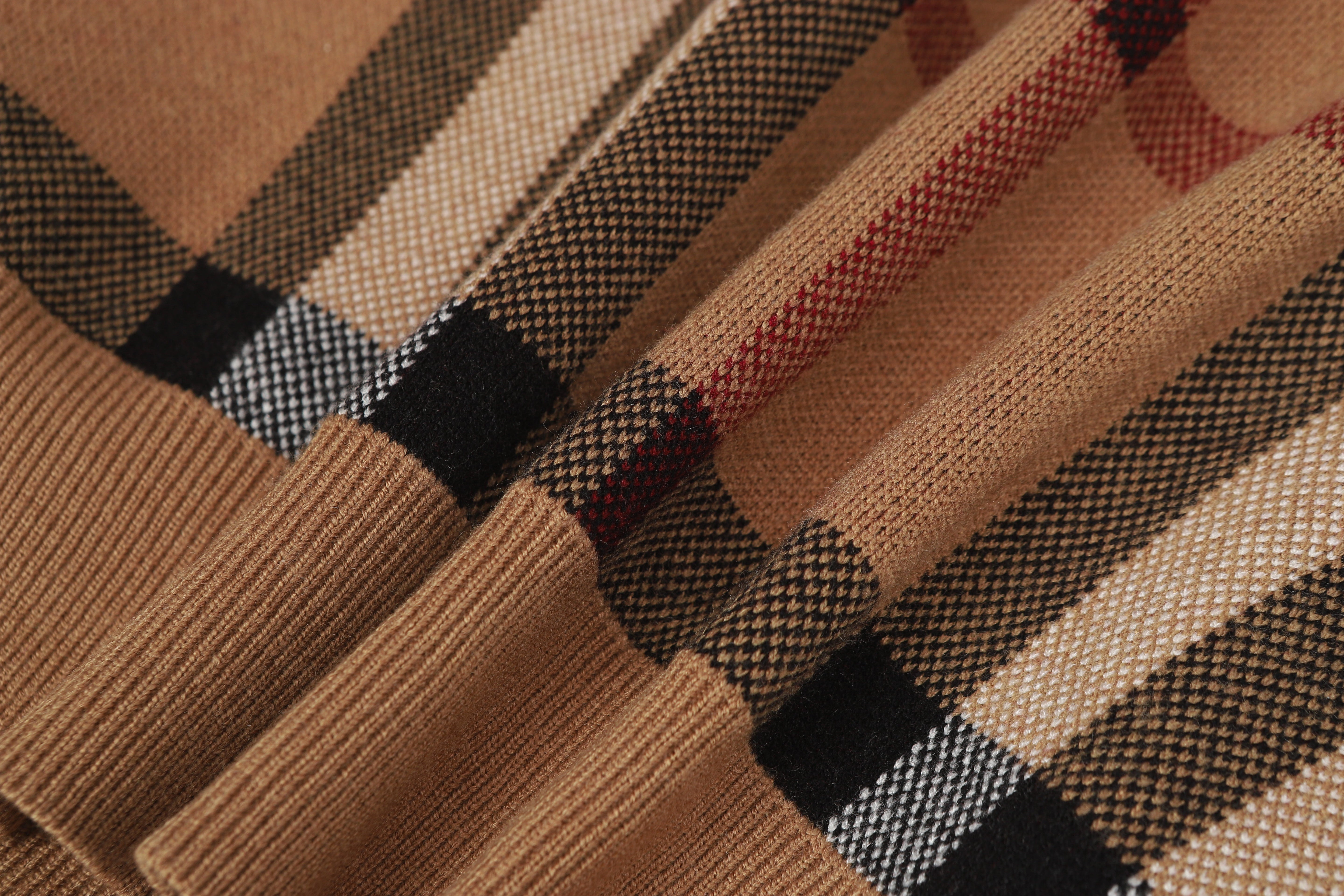 Giant Check V-Neck Cardigan | Archive Beige