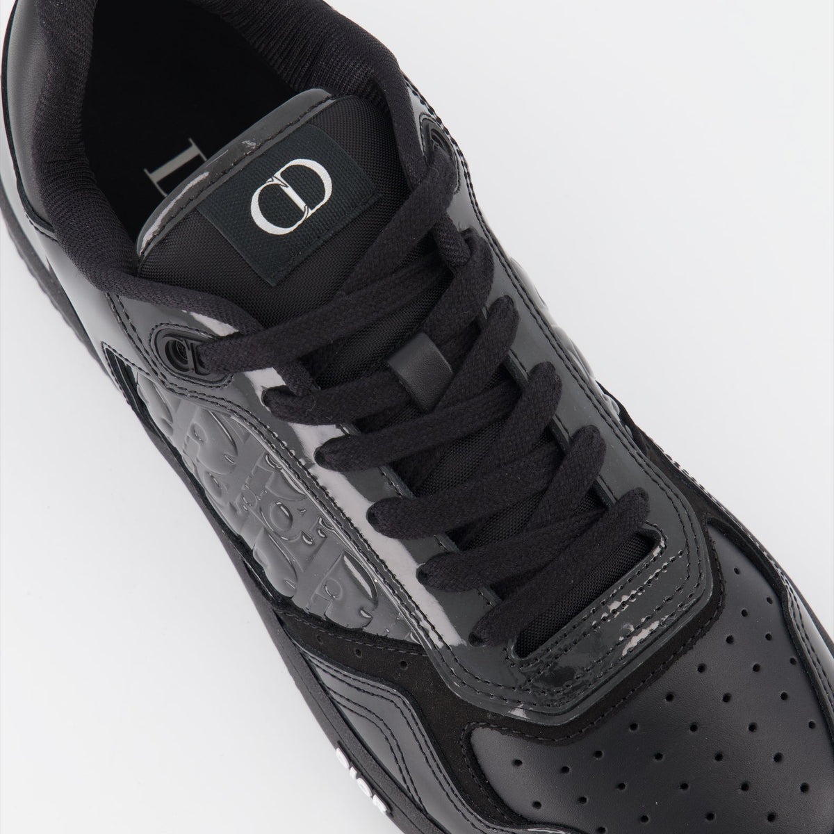 B27 sneakers
