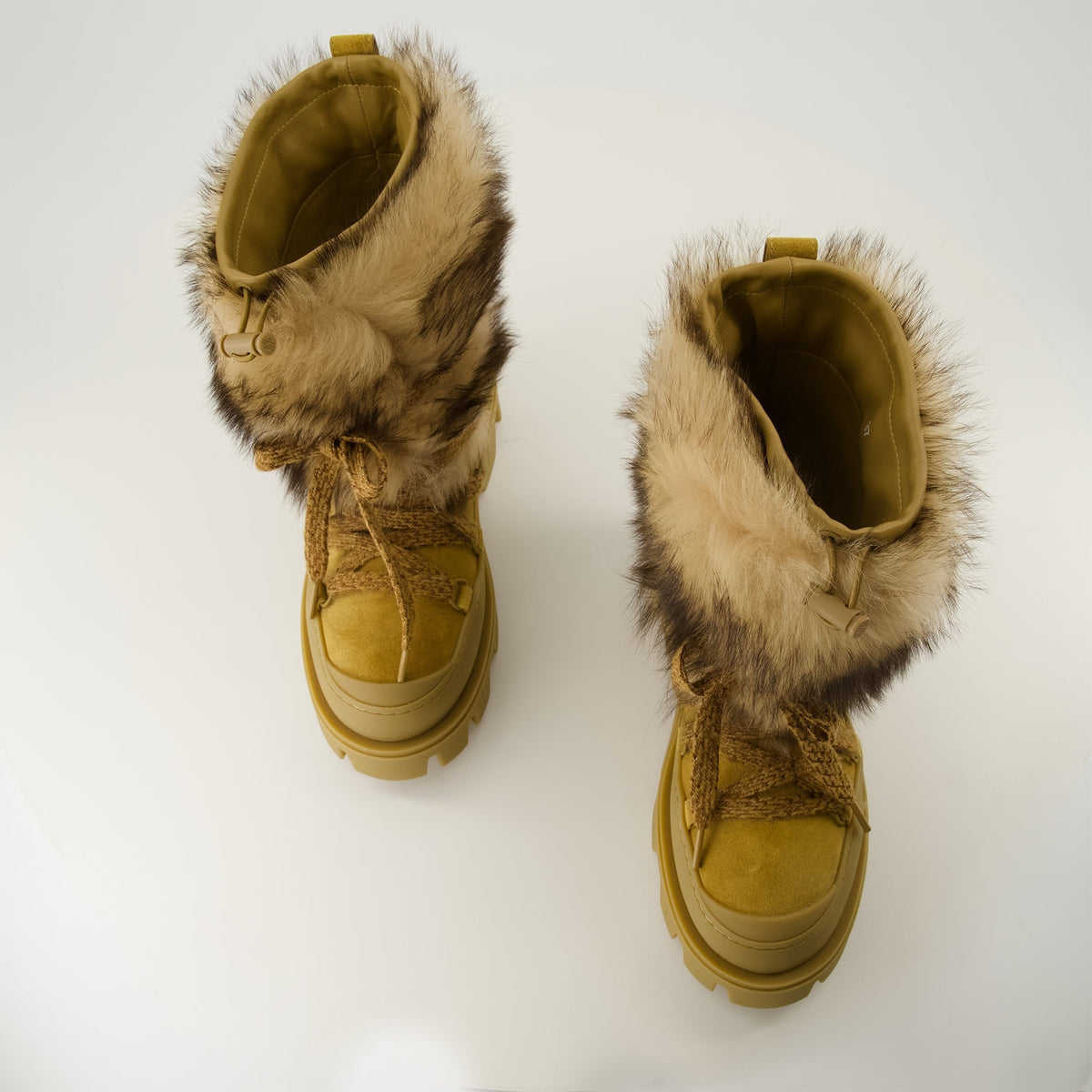 Peak Boots