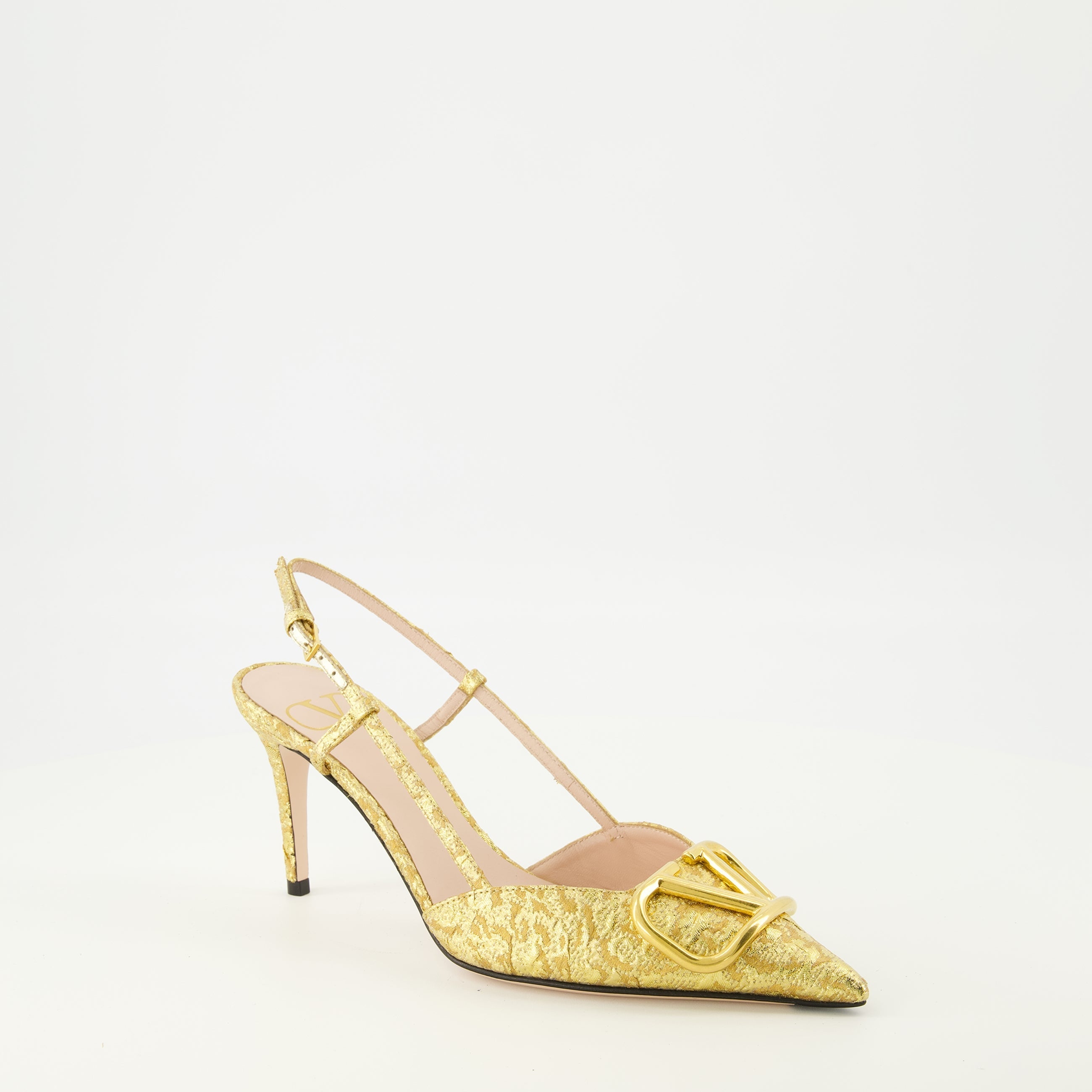 Vlogo Pumps in Golden Fabric