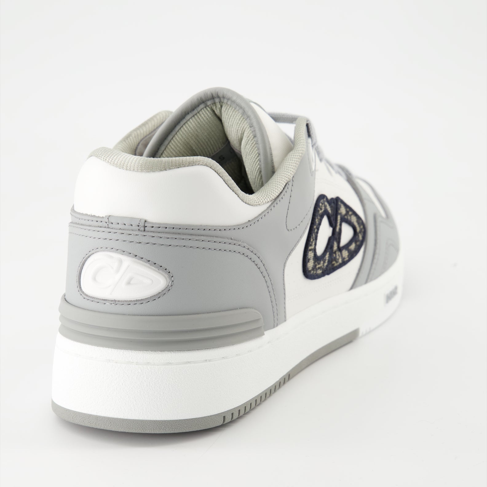 B57 Sneakers