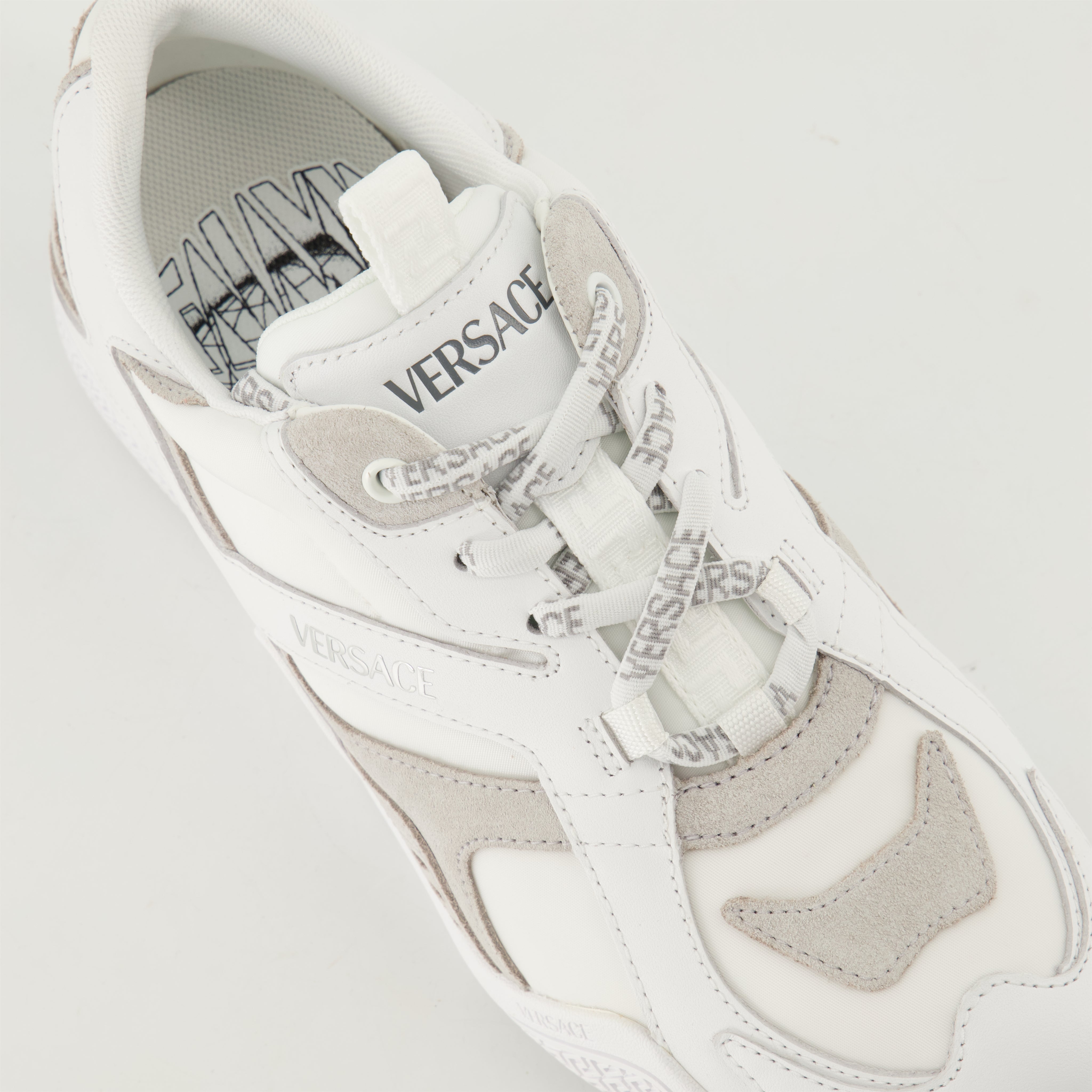 Galaxia Sneakers
