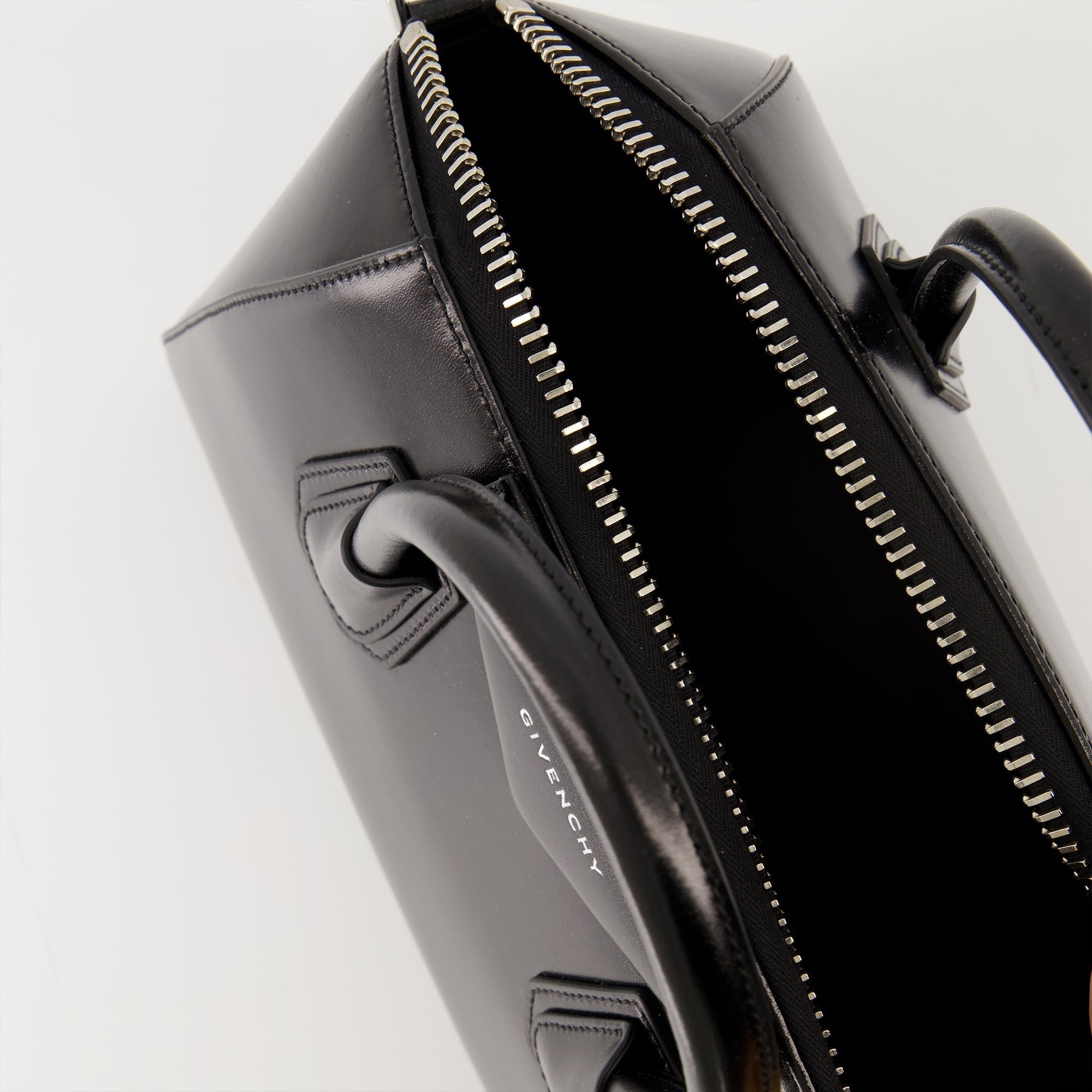 Antigona Small Bag