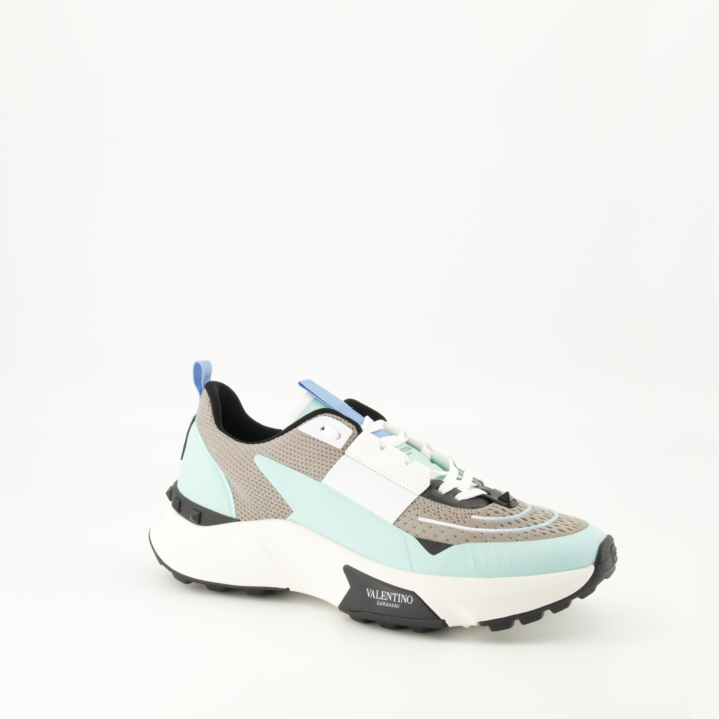 True Act Sneakers
