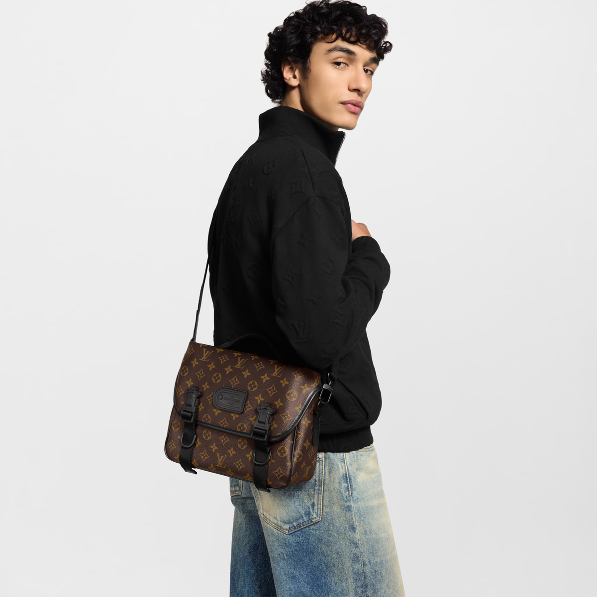 LV Trail Messenger | Black & Brown