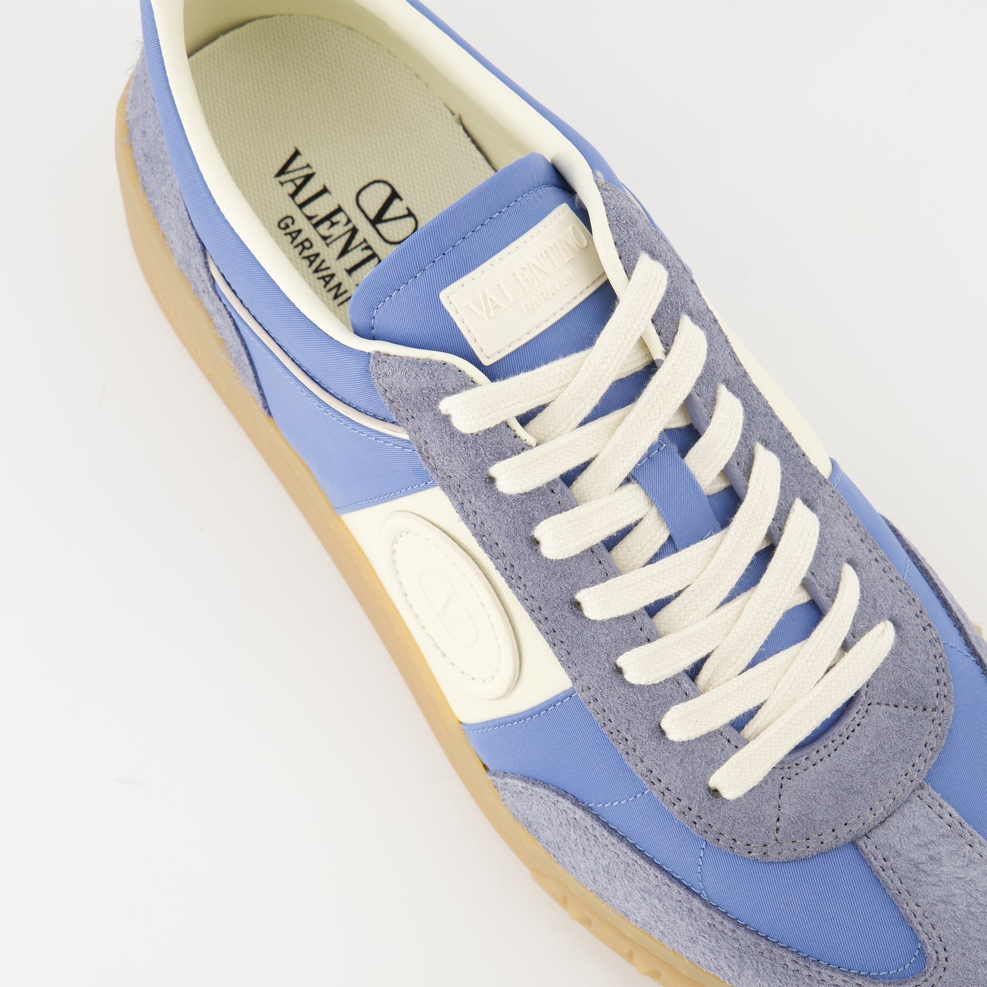 UpVillage Sneakers