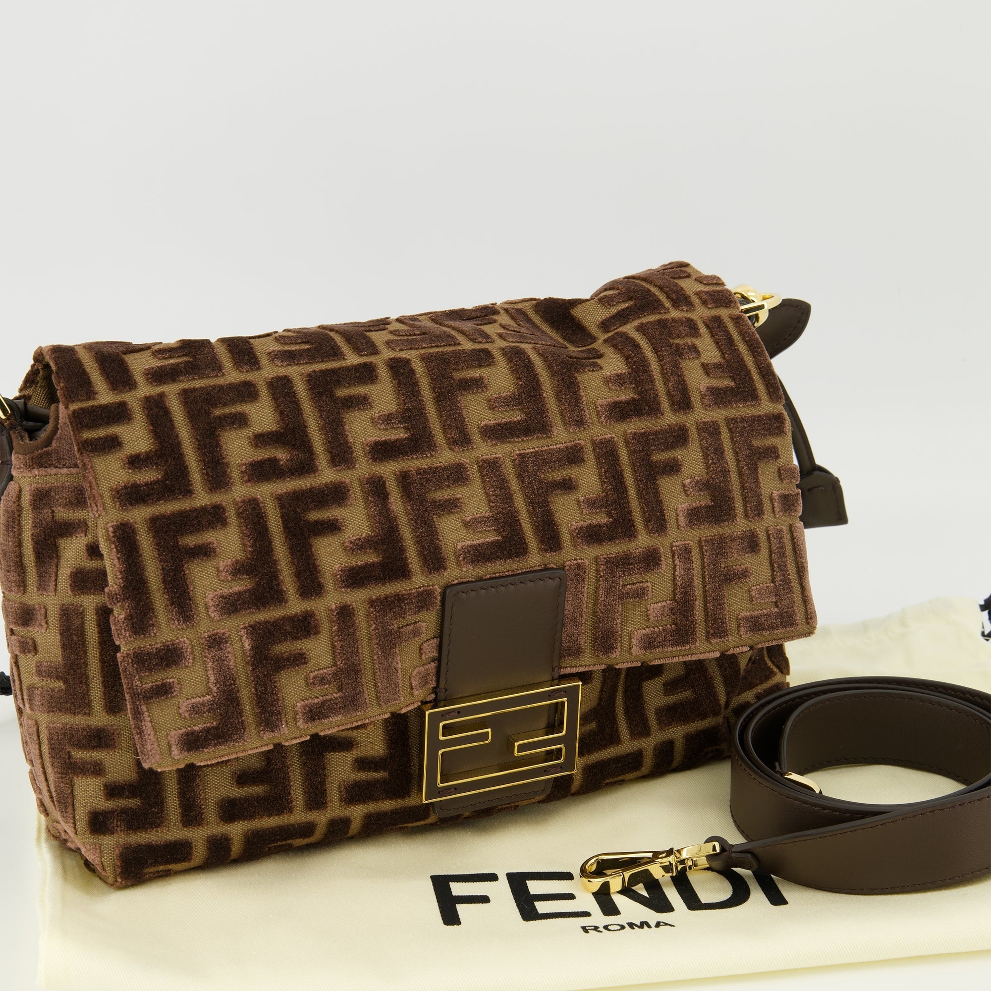 Mamma Baguette Velvet Bag in Brown