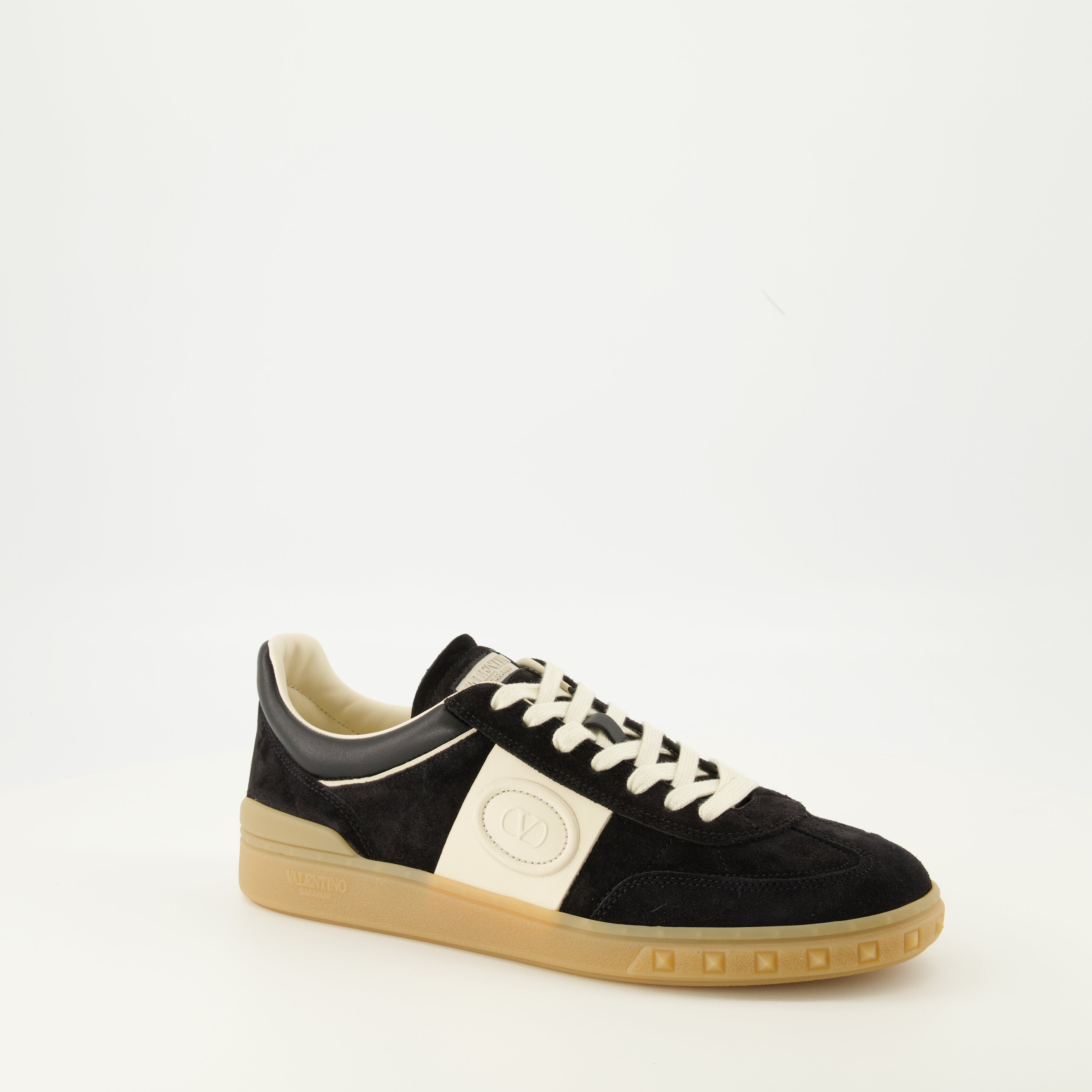 UpVillage Sneakers