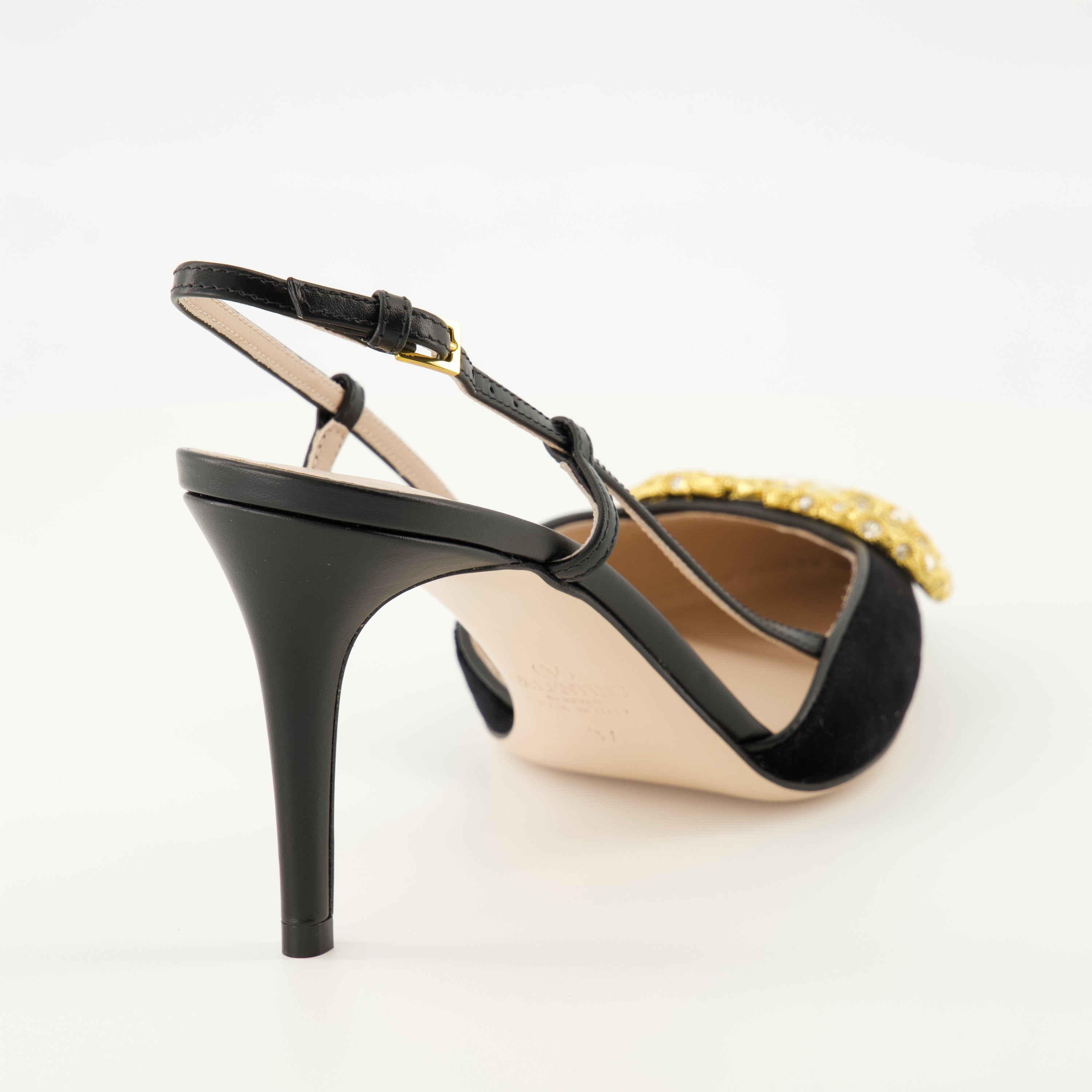 VLogo Pumps