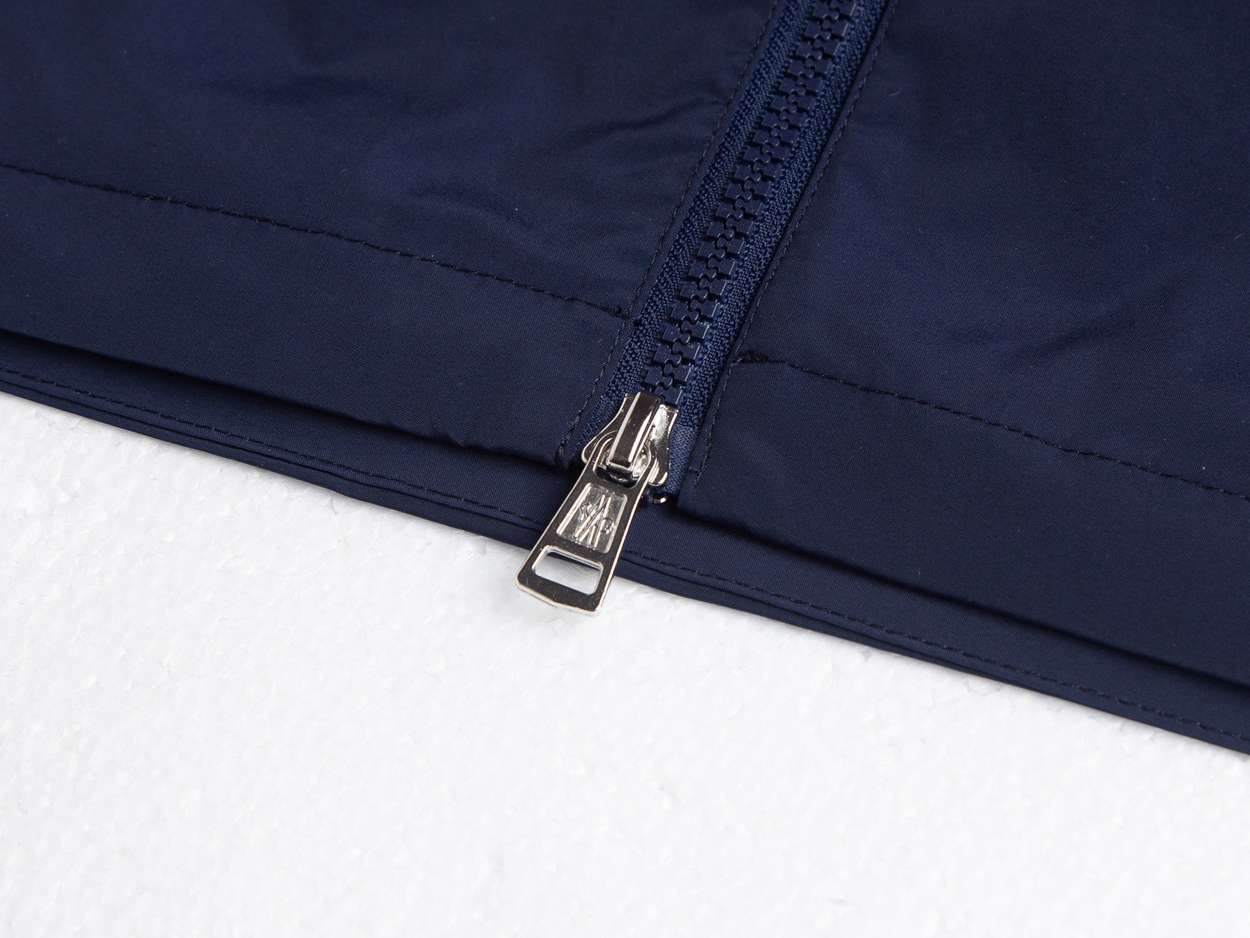 Tri-Color Stripe Hooded Windbreaker | Navy