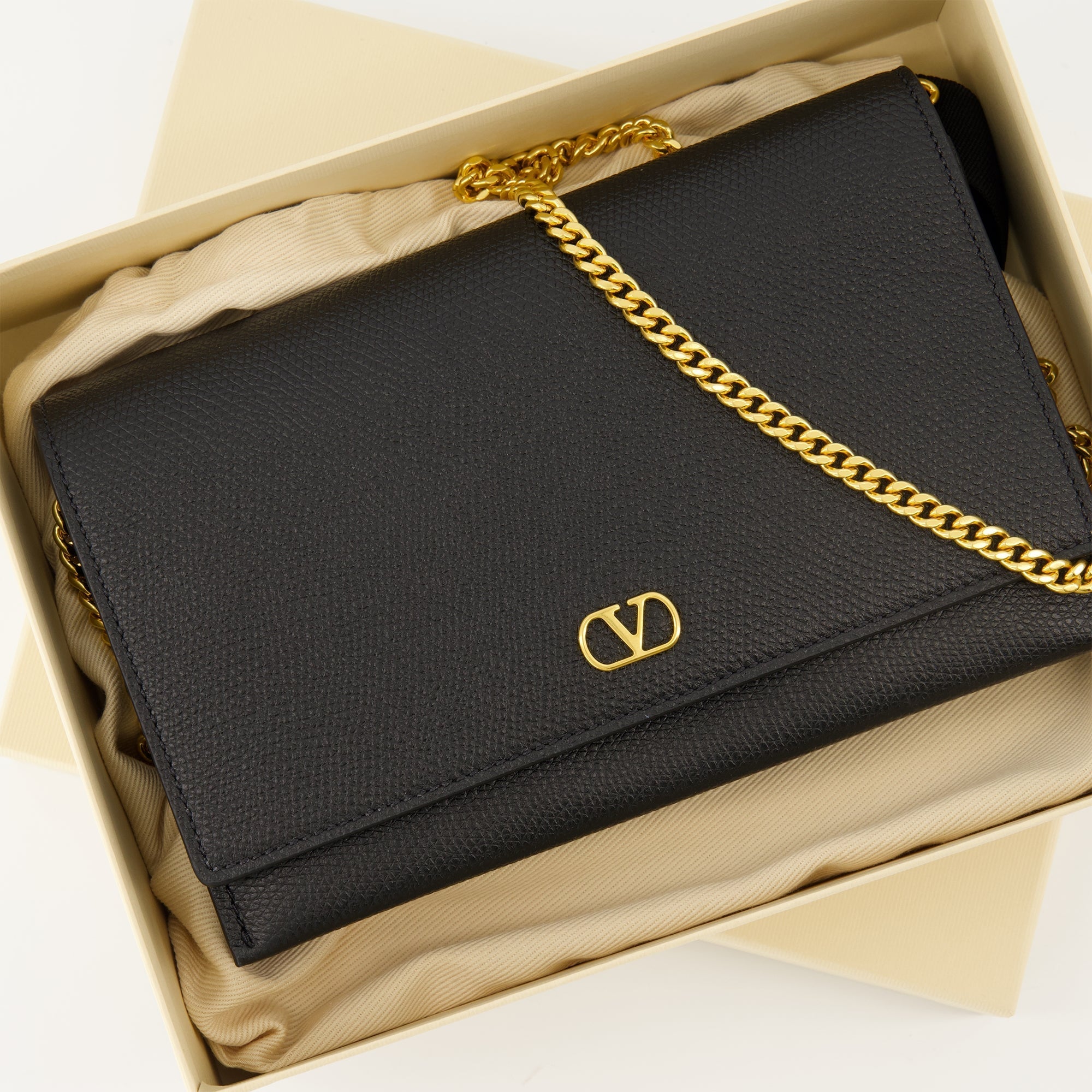 VLogo Chain Pouch