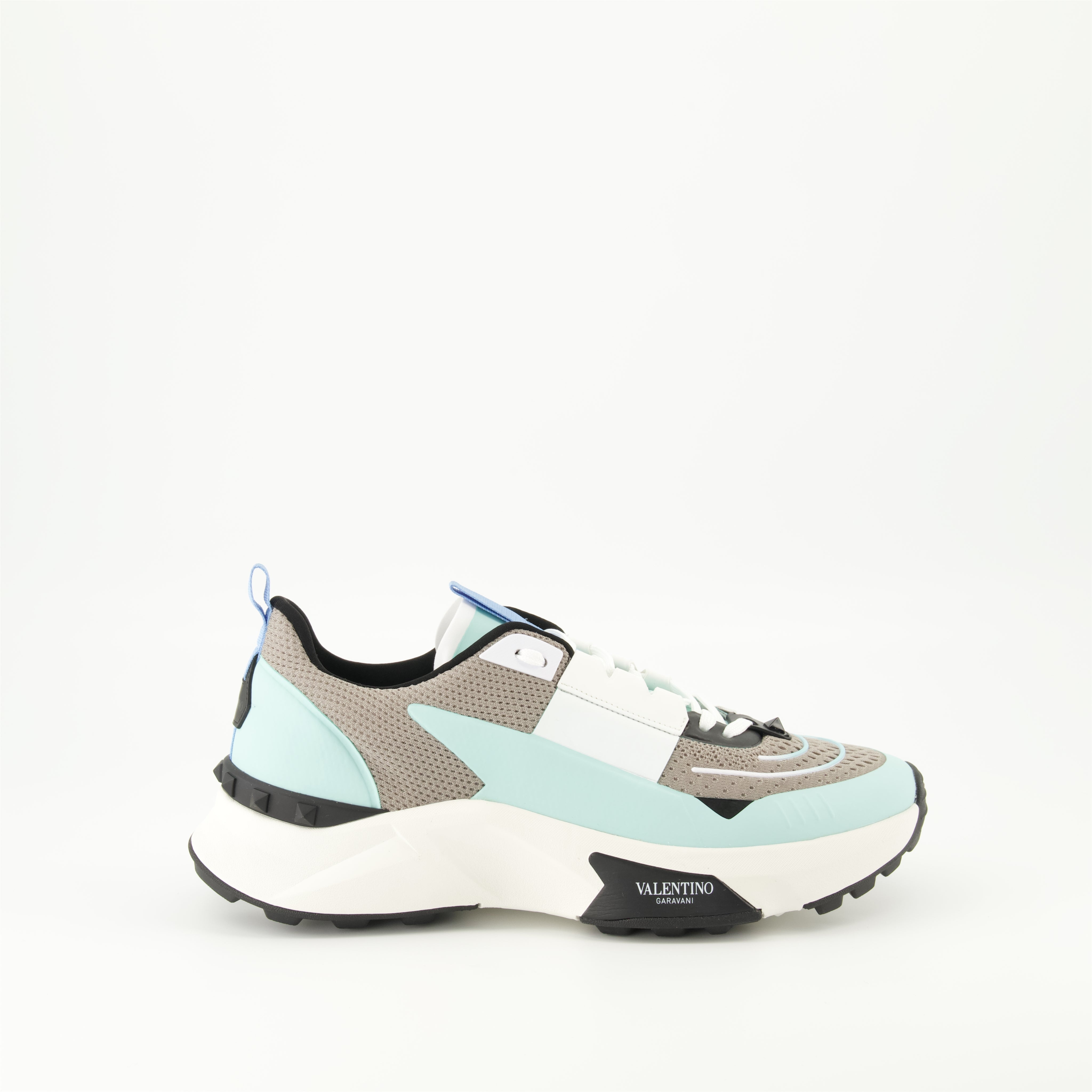 True Act Sneakers